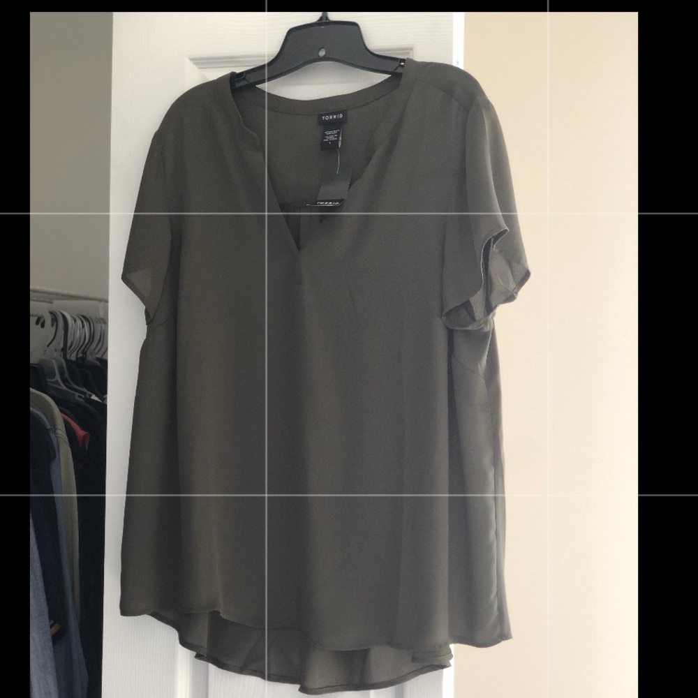 NWT size 1 Torrid georgette top